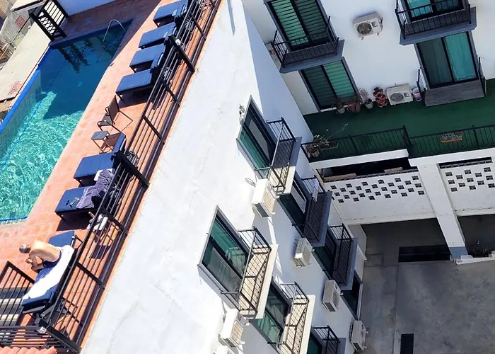 Midnight & Mango - The Crown Jewel Apartamento *